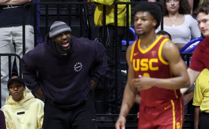 曝詹姆斯可能降薪签约别队：至少两队相信他会加盟拥有布朗尼的球队