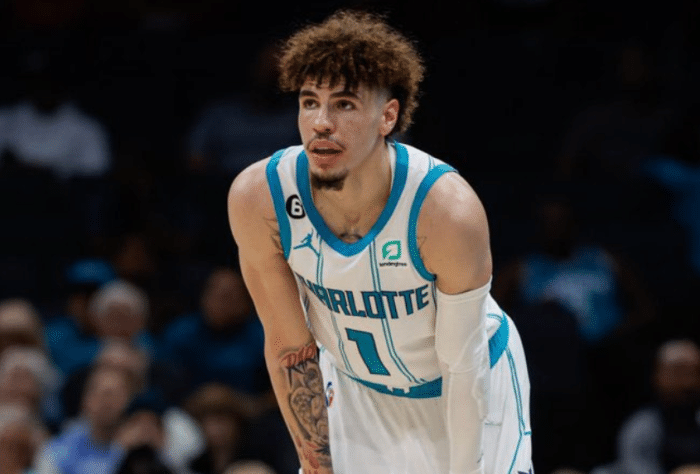 黄蜂官宣三球右踝骨折：预计至少伤停4个月 因伤提前赛季报销