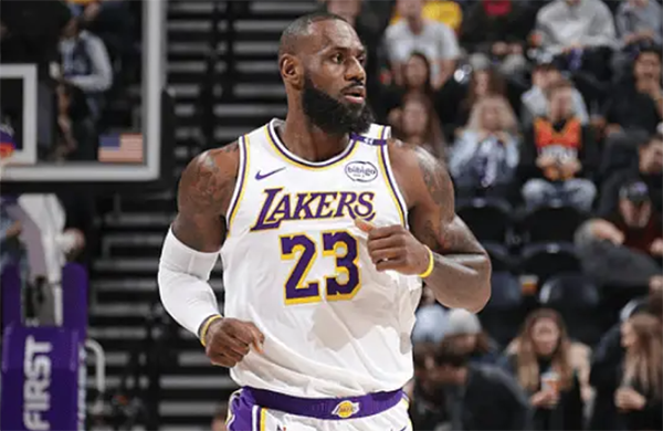 哈迪解读自杀式暂停：质疑裁判吹停迟缓，浓眉霸气回应称本可盖帽