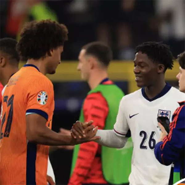 曼联新援齐尔克泽或将身披9号战袍 与梅诺欧洲杯后休假