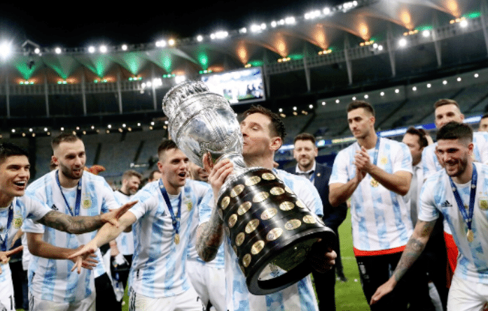 轰47球！官宣梅西争“第七金”，采访避谈金球奖，强调MNM不一样