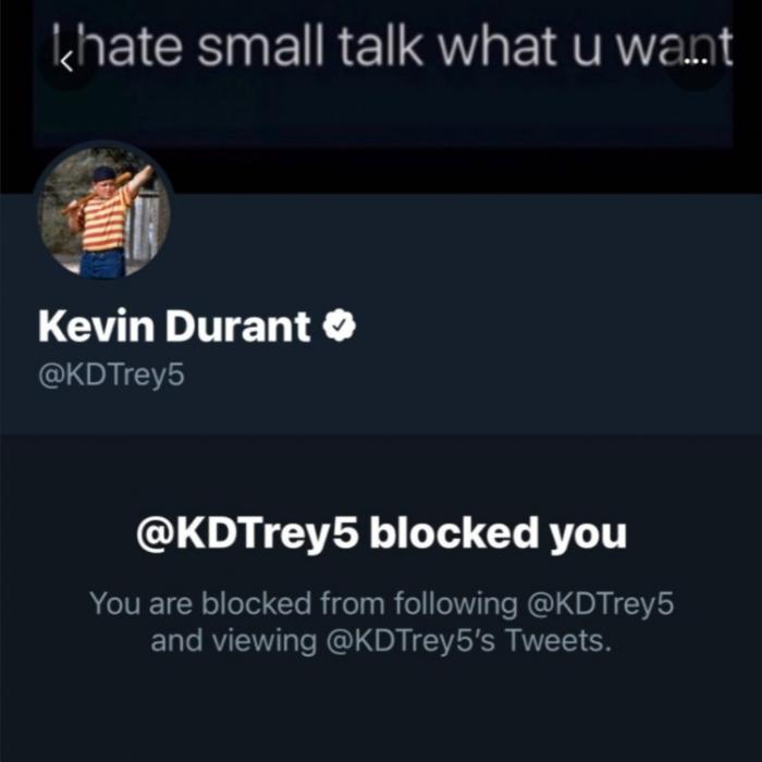 尴尬！网友推特劝架后向杜兰特要球鞋和球衣，被本人直接拉黑+怒怼！