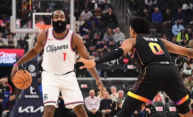 哈登 26000 分里程碑夜空砍三双：25+13+10 难改快船被太阳双杀命运