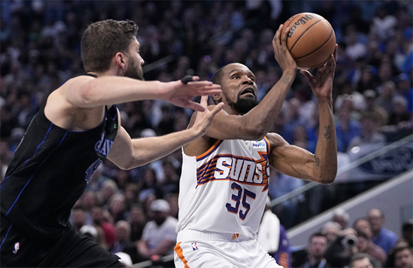 杜兰特22中9提前认输：膝盖被撞险遭误伤 太阳排名掉到西部第7位