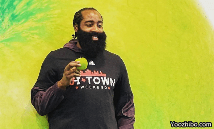 暖心！哈登重回休斯敦，为居民免费发放食物，慈善行为获赞