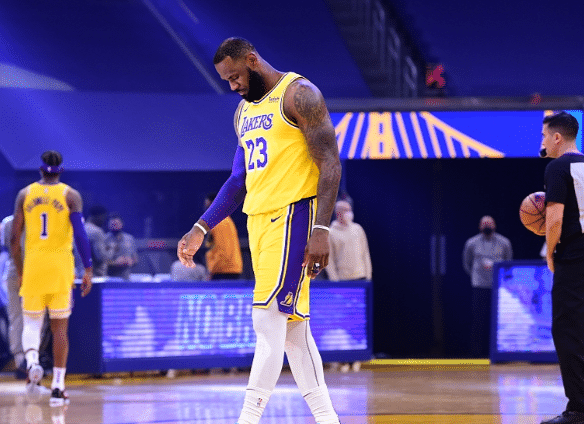 就在今天，詹姆斯创造NBA75年纪录，率队打出11年最准比赛