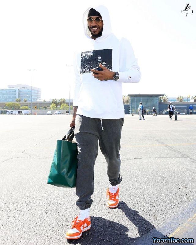 湖人飞赴丹佛迎最后1战！官宣签约G联赛最佳新秀：场均21+7+6