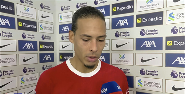 利物浦队长嘲讽曼联：摆大巴不想赢！拿1分也大肆庆祝，基恩暴怒回击