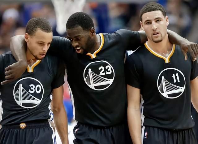 NBA最强三巨头崩溃！打人+踹椅子+砸东西，2.1亿战舰恐解体