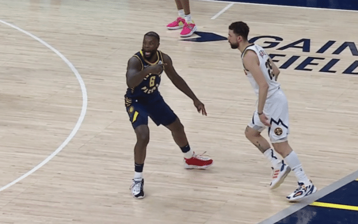 小里弗斯肘击师弟引热议！本人直呼被驱逐太离谱，杜兰特：这太尴尬了