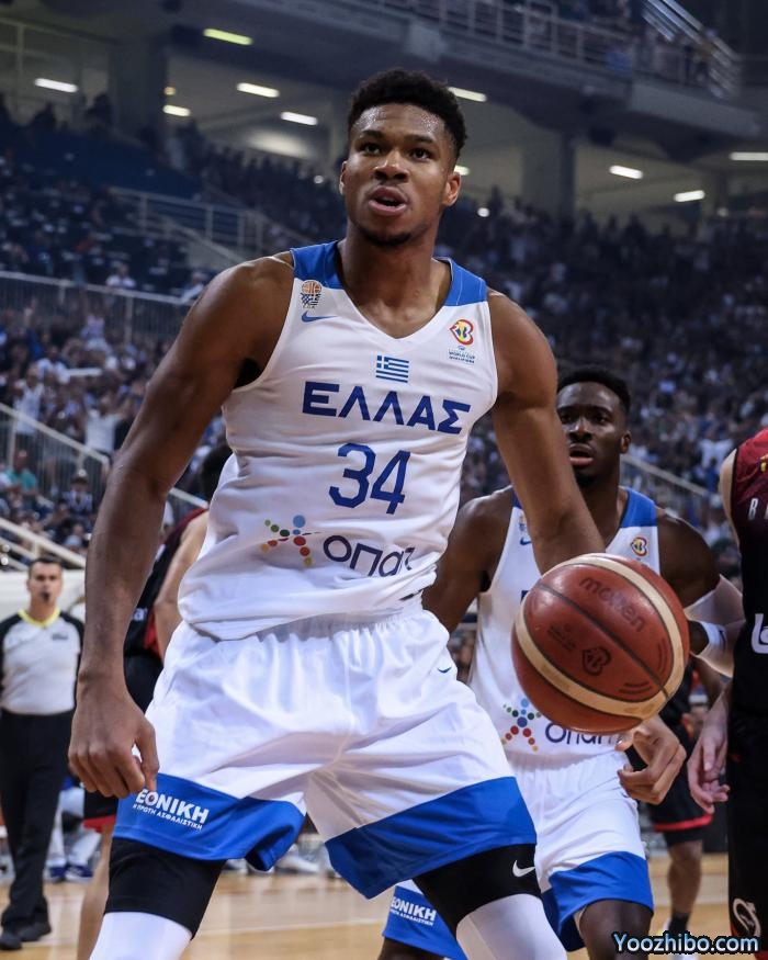 字母哥残暴砸扣引热议！吓得对手赶紧躲开 名嘴：最具统治力球员