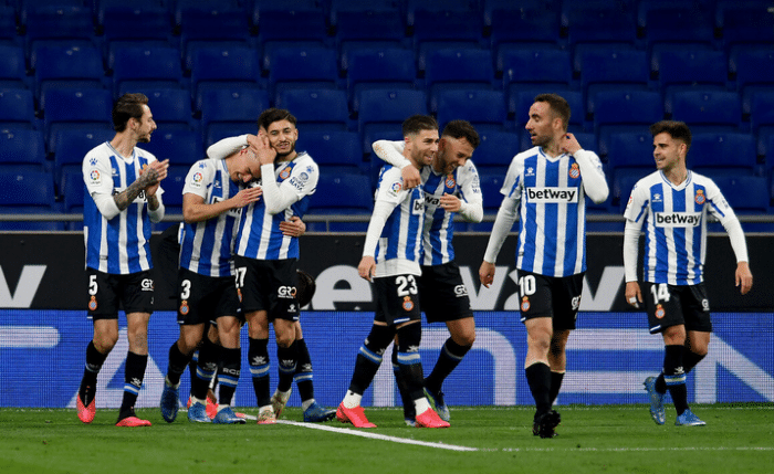 0-0到1-4！连爆7大冷！西班牙人4冲甲死敌雪崩，武磊“被移出局”