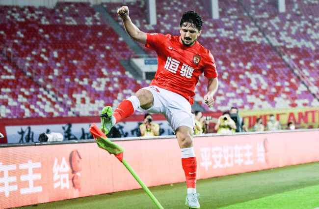 卡帅夺冠计划泡汤！解约=少拿8000万元，中超4冠王官宣：全力争冠