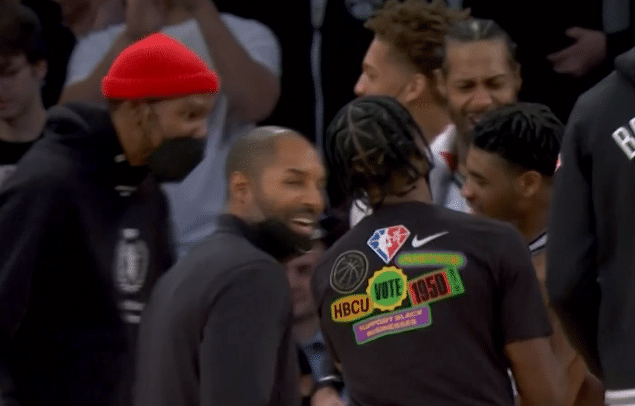 篮网28分大逆转！杜兰特激动盛赞小弟，纳什回应关键三分+逆转真因