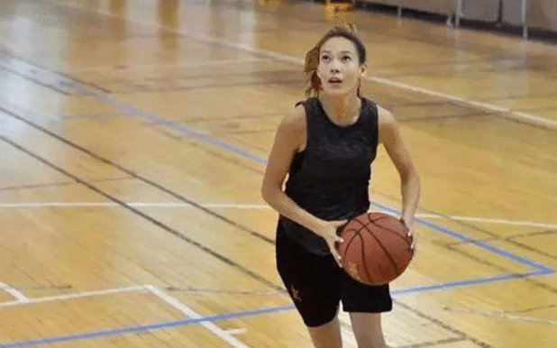 梦幻联动！王哲林想约谷爱凌打篮球，盛赞：拼搏精神值得学习