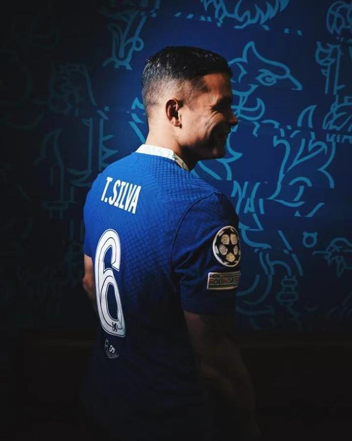 官方：切尔西与蒂亚戈-席尔瓦续约1年