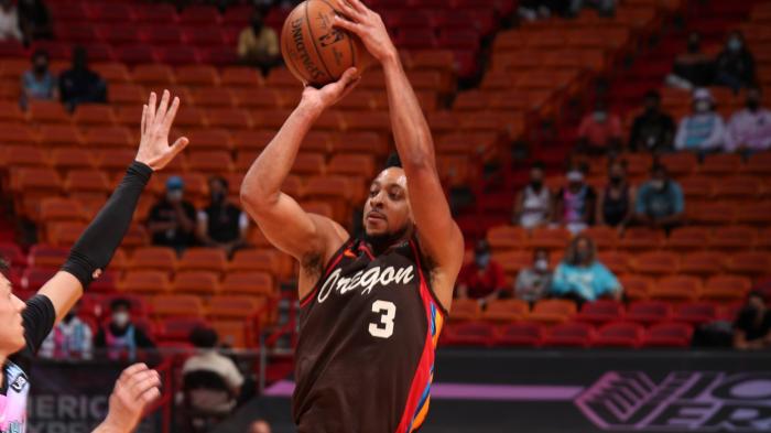 利拉德罚球绝杀！麦科勒姆35+8甜瓜替补20分，开拓者逆转热火