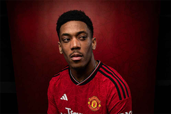 曼联首战马夏尔复出，传闻不断却留队！滕哈格称霍伊伦德不急首秀