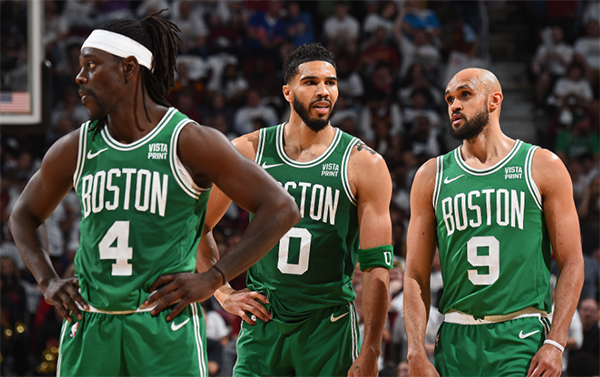 绿军双探花60+19夺赛点，詹姆斯提前离场，骑士1-3落后