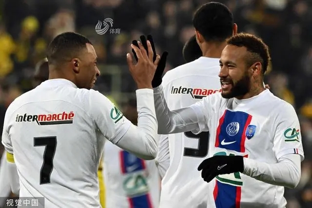 巴黎官方：内马尔今日顺利接受了脚踝手术