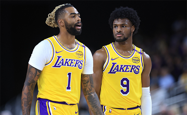 布朗尼季前赛首秀表现不佳，詹姆斯场边助威能否助力其成长?