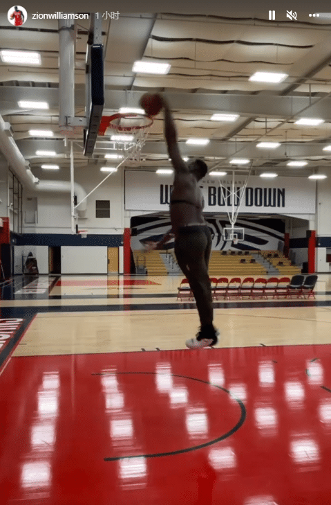 锡安赤膊暴扣引热议！美媒直呼太荒谬，医学专家预计他赛季报销