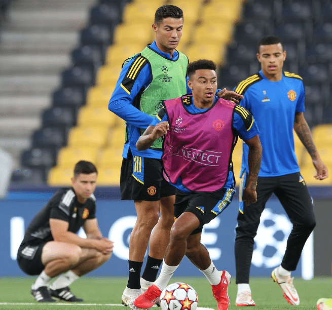 曼联备战欧冠！林加德晒照C罗成背景，索圣称赞：超顶级球员