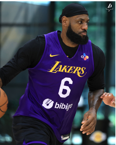 詹皇提前4小时入场！布克比尔伤停 杜兰特：我等不及与历史最佳交手