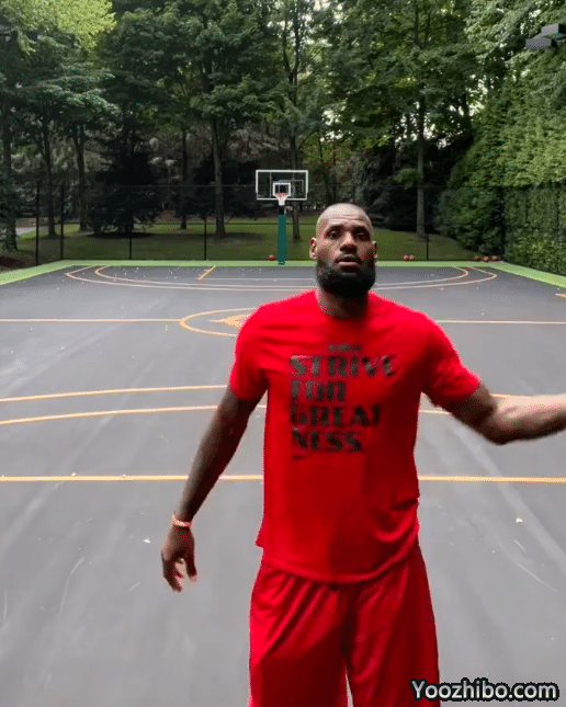 曝湖人与助教续签长约！詹皇提前续约成疑，穿拖鞋独自训练引热议