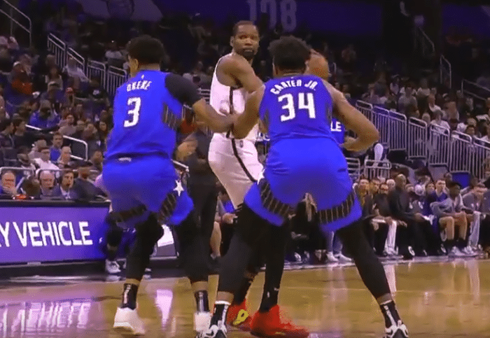 杀疯了！篮网单节狂飙48分，KD欧文13中10轰26分，全队27投20中