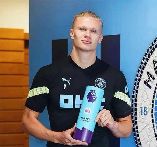 镜报：曼城今夏无意竞购姆巴佩 他们拥有最好的前锋之一哈兰德