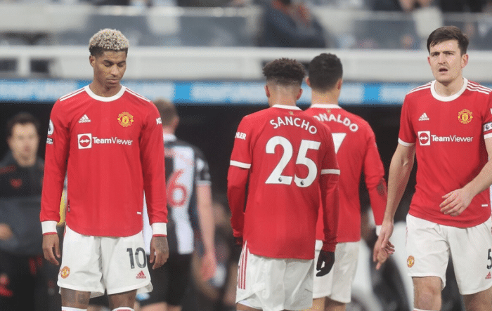 曼联主场6负，0-2到0-2！再PK鱼腩，C罗全力刷3大神迹+避35年耻辱