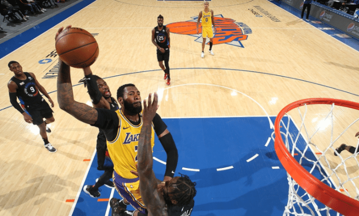 庄神暴露最大短板！湖人被对手摘47个篮板，王猛：纸老虎的感觉