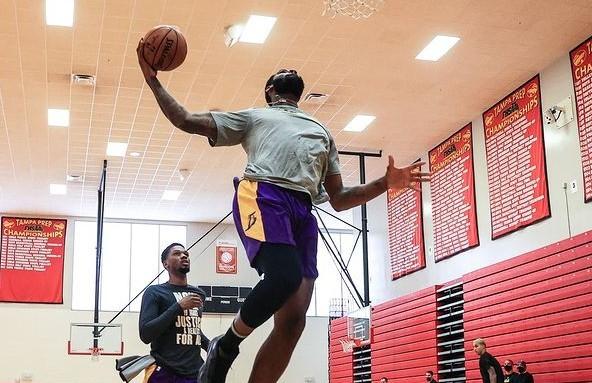 湖人官宣最新伤情！庄神马修斯出战成疑，未来10场挑战地狱模式？