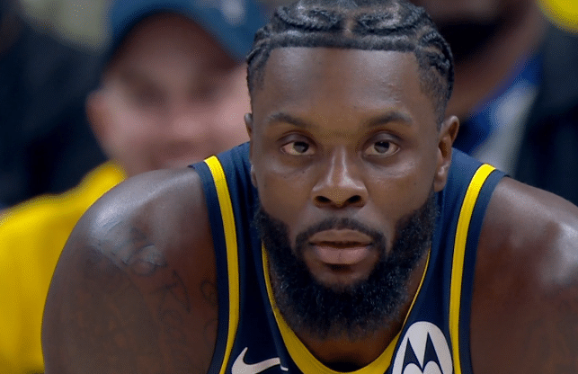 史蒂芬森连得20分比肩库里创纪录，历史第一替补！全场高呼MVP