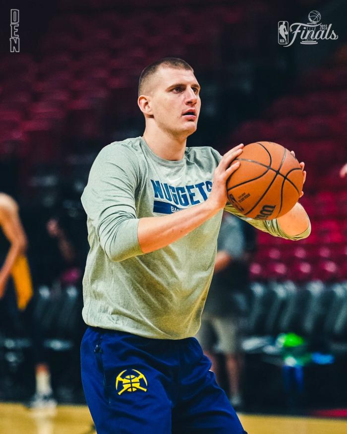 掘金备战G3：约基奇卖力竞赛一幕曝光 联盟实锤他已成NBA摇钱树