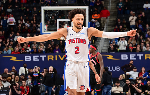 活塞终结28连败引热议：总冠军旗帜被恶搞 更衣室狂欢蒙蒂坦言快哭了