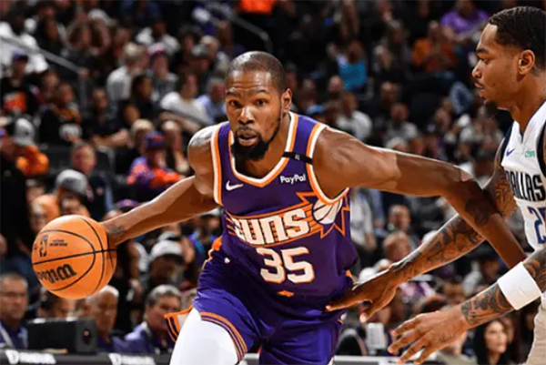 杜兰特空砍35分！遭克莱晃晕心塞，太阳内乱三人被逐