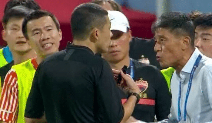 标准不一！足协争议罚单，踢垃圾桶罚6万，名记：换人事件没结果