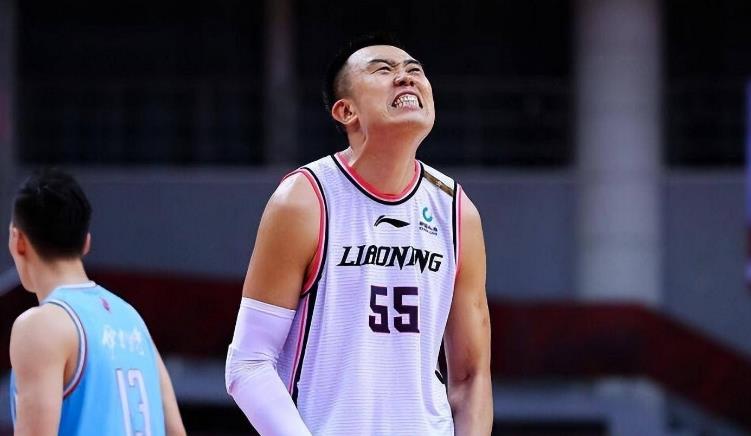 正式退出，21时，36岁韩德君官宣意外决定，姚明批准，杨鸣遗憾