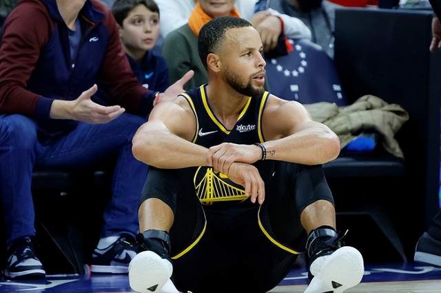 溃败！勇士创4大耻辱纪录，末节3-21轰然崩盘，库里苦笑汤神斗嘴