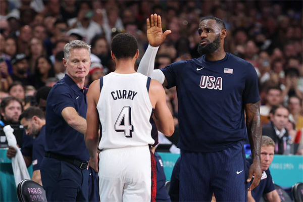 詹姆斯：美国男篮中的核心，获将帅称赞