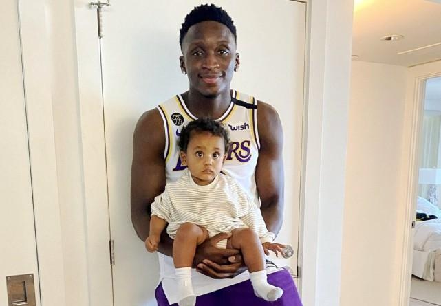 奥迪1换5方案出炉！美媒建议湖人火箭交易，詹皇组三巨头对抗篮网？