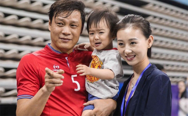 为何嫁给大18岁的范志毅？张梦瑾7字回应，坑范志毅780万之人曝光