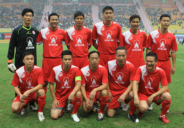 足球底蕴！山东泰山庆祝30周年，广州队该从1954年还是1994年算起