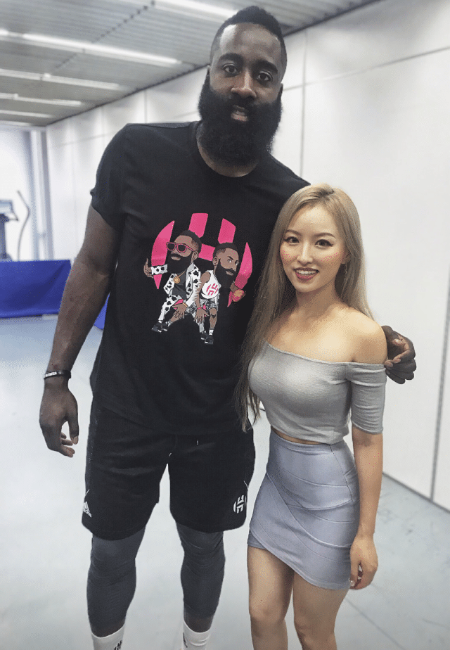 火辣身材让哈登都羞涩，因为哈登中国行一夜爆红的盼盼现状如何？