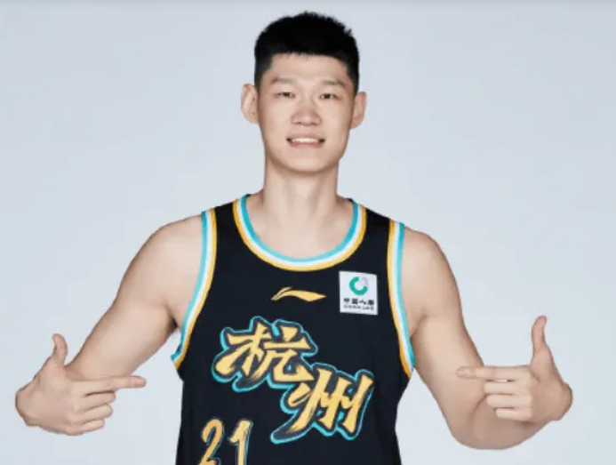 广东男篮引援悬念：朱芳雨的 “瓜” 与胡金秋的最终归属