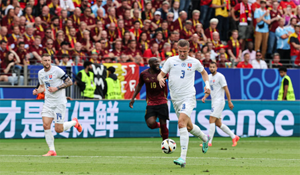 德布劳内无奈 比利时首战爆冷输给斯洛伐克