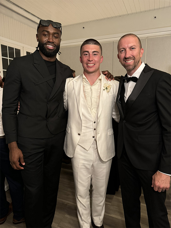 普里查德完婚，杰伦·布朗出席，格里芬主持婚礼