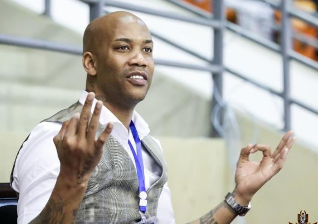 球场英雄再起航：马布里在CBA的辉煌